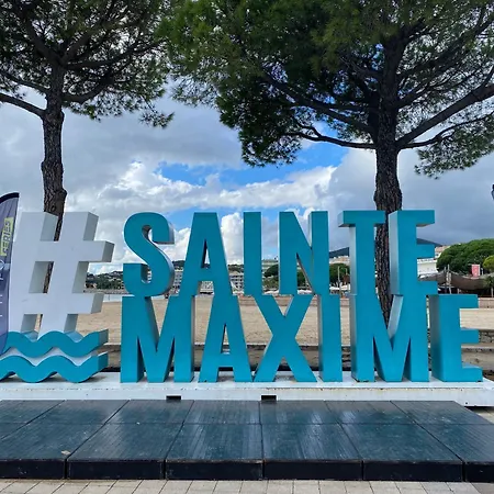 Avec Piscine, Vue Golf A Maxime Sainte-Maxime