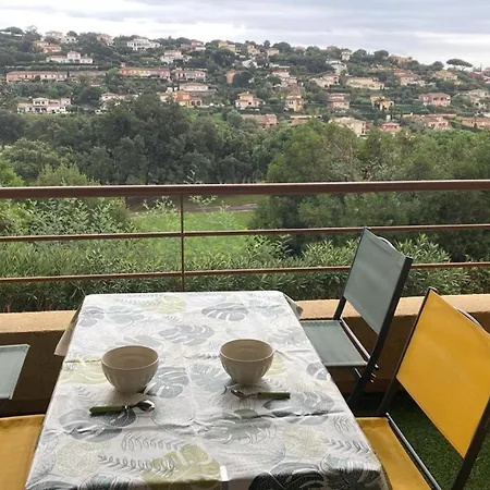 Avec Piscine, Vue Golf A Maxime