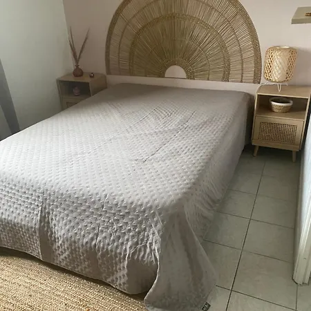Apartment Avec Piscine, Vue Golf A Maxime